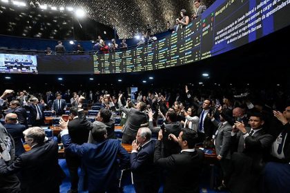 Reaction in the Chamber when the voting results were announced - Carlos Moura/Senate Press Office