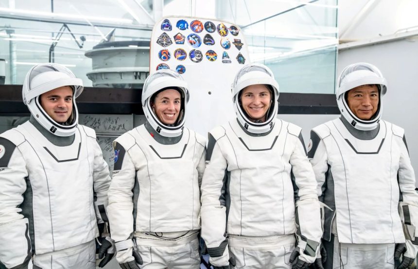 Crew-14 Preflight Training at SpaceX. Arutyun Kiviryan (RSA), Chris Birch (NASA), Kayla Barron (NASA) and Makoto Suwa (JAXA). SpaceX